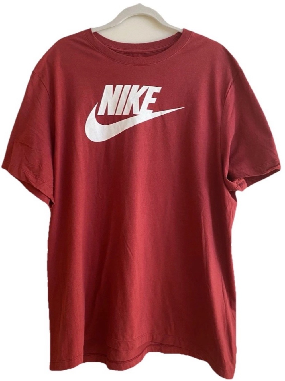 Nike Men's Burgundy Crew Neck Tee with White Swoosh NWT Size XXL